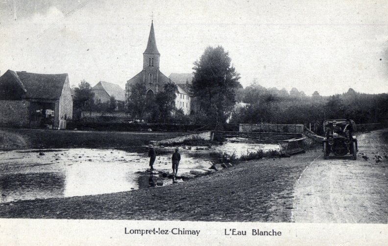 Carte postale ancienne de Lompret au bord de l’Eau Blanche