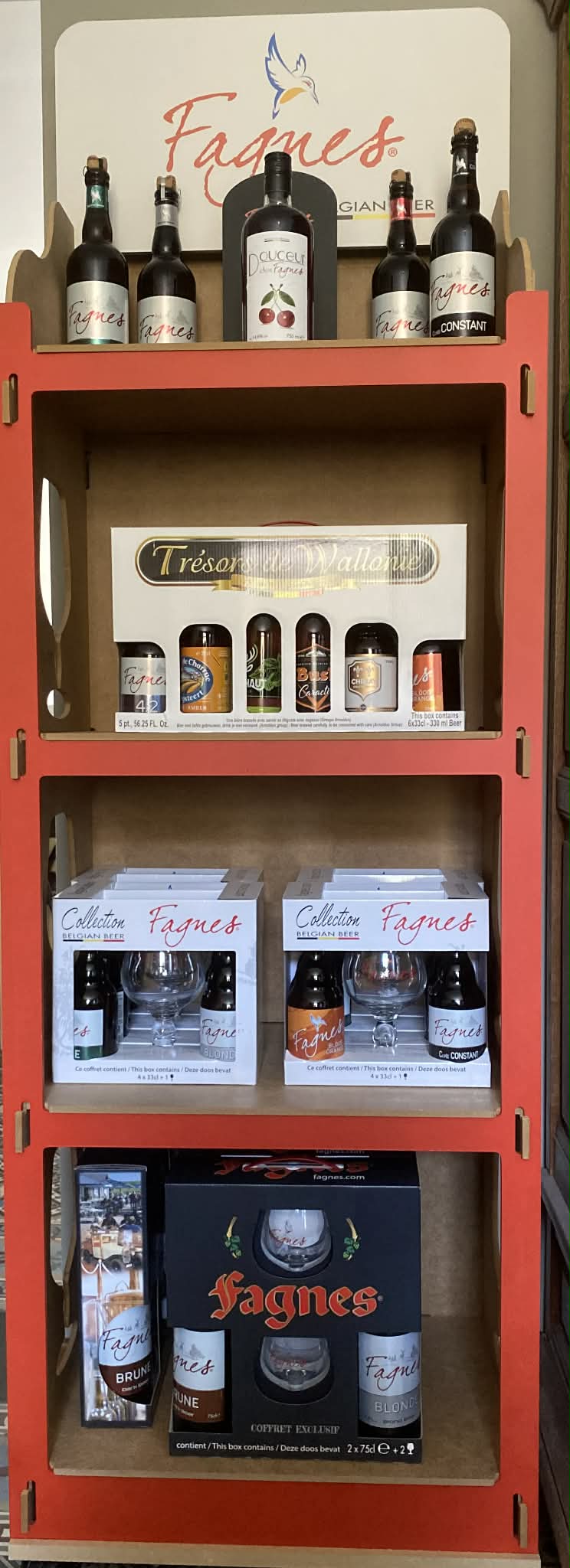 Coffrets de bières des Fagnes en vitrine