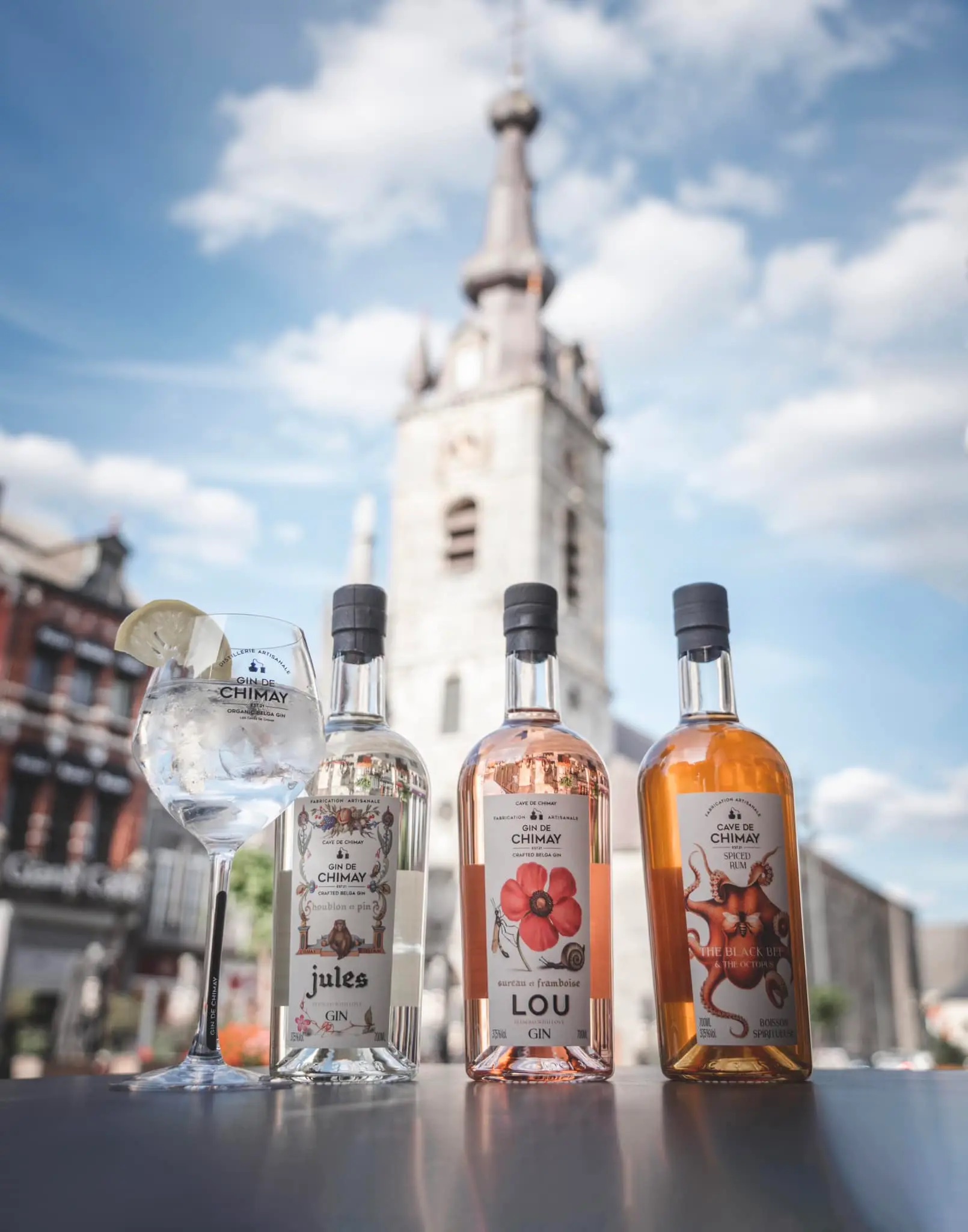 Bouteilles de gin et de rhum de Chimay